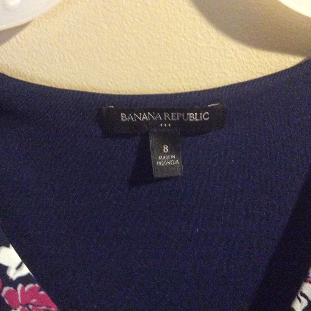❤️3/$15❤️ Banana Republic Cold Shoulder Dress - Picture 9 of 14